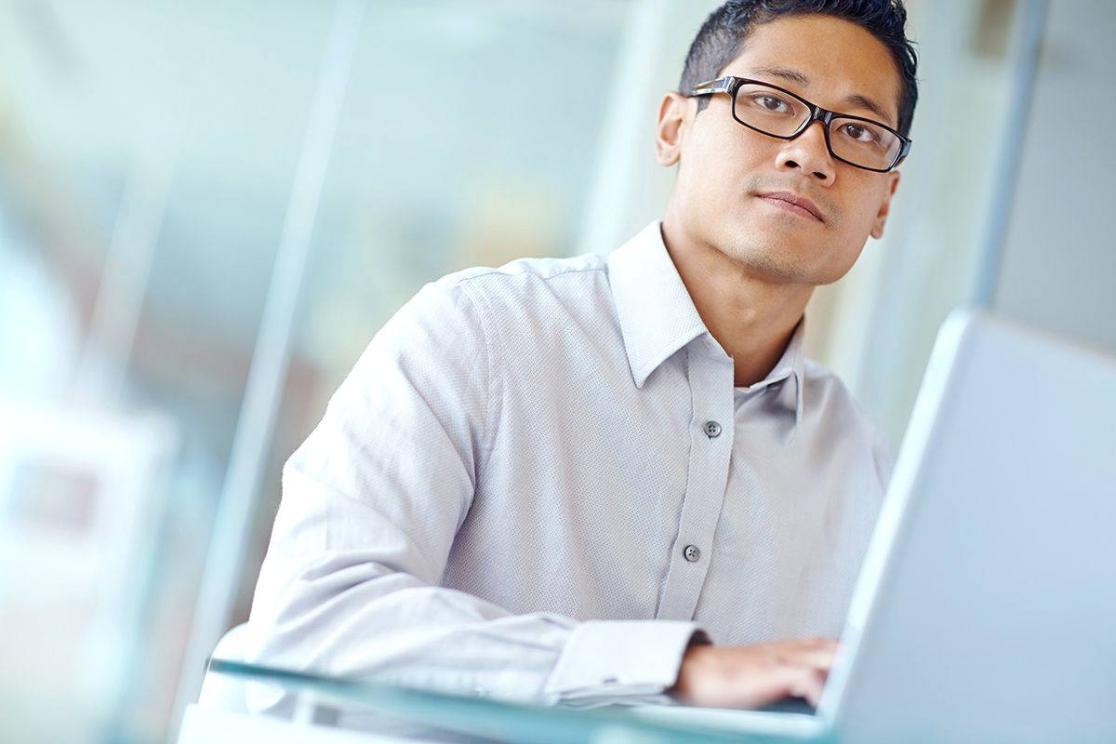 Interactive mentorship session with business professionals collaborating on strategic planning